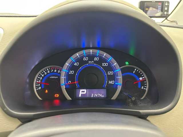 スズキ ワゴンＲ FX 兵庫県 2013(平25)年 3.2万km シルキーシルバーメタリック 社外ナビ＆ワンセグTV/（CD＆DVD＆FM＆AM）/レーダー探知機/ドアバイザー/フロアマット/リモコンキー/スペアキー有り/ABS/横滑り防止装置