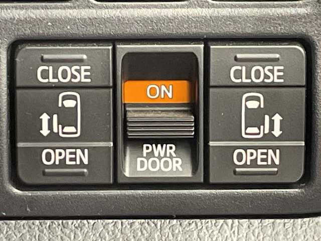 トヨタ ヴォクシー ハイブリッド ZS 煌Ⅲ 大阪府 2021(令3)年 2.9万km イナズマスパーキングブラックガラスフレーク トヨタセーフティセンス/・衝突軽減ブレーキ/純正１０型ナビ/（CD/DVD/Bluetooth/フルセグTV）/バックカメラ/両側パワースライドドア/ハーフレザーシート/前席シートヒーター/ＥＴＣ２．０/ＬＥＤヘッドライト/フォグランプ/コーナーセンサー/クルーズコントロール