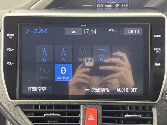 トヨタ ヴォクシー ハイブリッド ZS 煌Ⅲ 大阪府 2021(令3)年 2.9万km イナズマスパーキングブラックガラスフレーク トヨタセーフティセンス/・衝突軽減ブレーキ/純正１０型ナビ/（CD/DVD/Bluetooth/フルセグTV）/バックカメラ/両側パワースライドドア/ハーフレザーシート/前席シートヒーター/ＥＴＣ２．０/ＬＥＤヘッドライト/フォグランプ/コーナーセンサー/クルーズコントロール