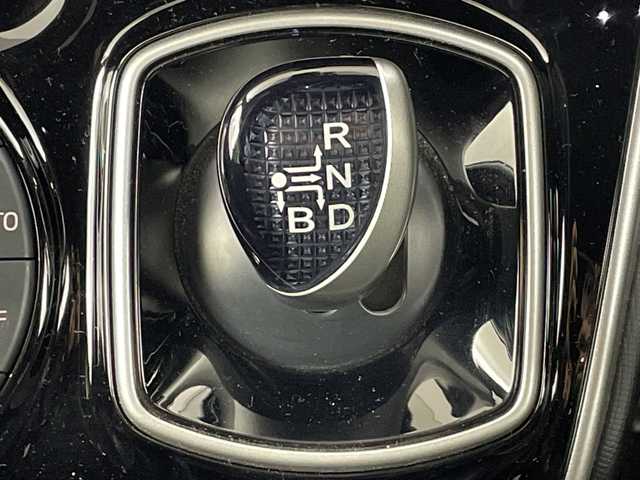 トヨタ ヴォクシー ハイブリッド ZS 煌Ⅲ 大阪府 2021(令3)年 2.9万km イナズマスパーキングブラックガラスフレーク トヨタセーフティセンス/・衝突軽減ブレーキ/純正１０型ナビ/（CD/DVD/Bluetooth/フルセグTV）/バックカメラ/両側パワースライドドア/ハーフレザーシート/前席シートヒーター/ＥＴＣ２．０/ＬＥＤヘッドライト/フォグランプ/コーナーセンサー/クルーズコントロール