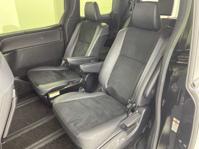 トヨタ ヴォクシー ハイブリッド ZS 煌Ⅲ 大阪府 2021(令3)年 2.9万km イナズマスパーキングブラックガラスフレーク トヨタセーフティセンス/・衝突軽減ブレーキ/純正１０型ナビ/（CD/DVD/Bluetooth/フルセグTV）/バックカメラ/両側パワースライドドア/ハーフレザーシート/前席シートヒーター/ＥＴＣ２．０/ＬＥＤヘッドライト/フォグランプ/コーナーセンサー/クルーズコントロール