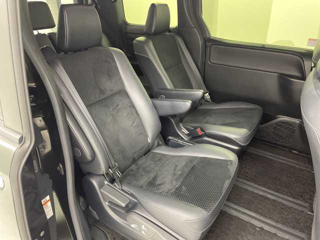 トヨタ ヴォクシー ハイブリッド ZS 煌Ⅲ 大阪府 2021(令3)年 2.9万km イナズマスパーキングブラックガラスフレーク トヨタセーフティセンス/・衝突軽減ブレーキ/純正１０型ナビ/（CD/DVD/Bluetooth/フルセグTV）/バックカメラ/両側パワースライドドア/ハーフレザーシート/前席シートヒーター/ＥＴＣ２．０/ＬＥＤヘッドライト/フォグランプ/コーナーセンサー/クルーズコントロール