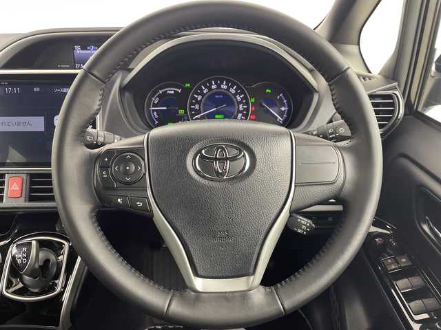 トヨタ ヴォクシー ハイブリッド ZS 煌Ⅲ 大阪府 2021(令3)年 2.9万km イナズマスパーキングブラックガラスフレーク トヨタセーフティセンス/・衝突軽減ブレーキ/純正１０型ナビ/（CD/DVD/Bluetooth/フルセグTV）/バックカメラ/両側パワースライドドア/ハーフレザーシート/前席シートヒーター/ＥＴＣ２．０/ＬＥＤヘッドライト/フォグランプ/コーナーセンサー/クルーズコントロール