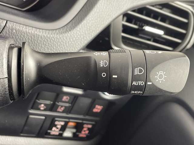 トヨタ ヴォクシー ハイブリッド ZS 煌Ⅲ 大阪府 2021(令3)年 2.9万km イナズマスパーキングブラックガラスフレーク トヨタセーフティセンス/・衝突軽減ブレーキ/純正１０型ナビ/（CD/DVD/Bluetooth/フルセグTV）/バックカメラ/両側パワースライドドア/ハーフレザーシート/前席シートヒーター/ＥＴＣ２．０/ＬＥＤヘッドライト/フォグランプ/コーナーセンサー/クルーズコントロール