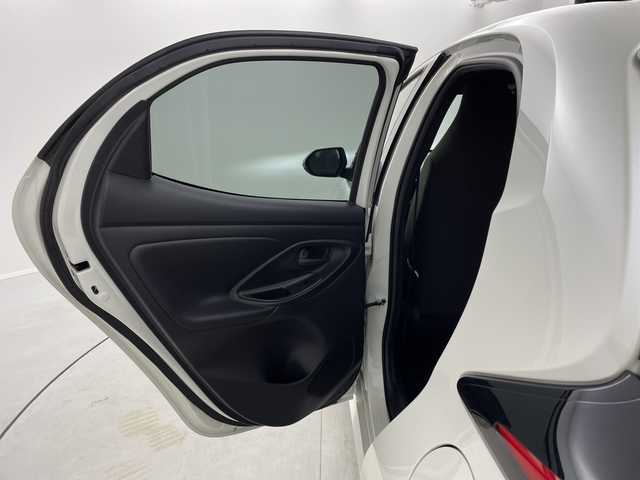 トヨタ ヤリス G 茨城県 2021(令3)年 2.9万km ホワイトパールクリスタルシャイン 純正ディスプレイオーディオナビ　バックモニター　衝突軽減ブレーキ　スマートキ―　プッシュスタート　ビルトインＥＴＣ　ＵＳＢ入力端子　車線逸脱警報装置　クリアランスソナー　ＬＥＤライト　オートハイビーム