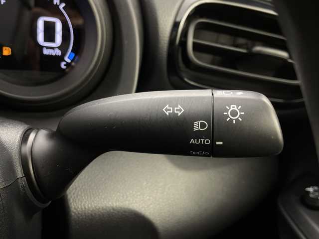 トヨタ ヤリス G 茨城県 2021(令3)年 2.9万km ホワイトパールクリスタルシャイン 純正ディスプレイオーディオナビ　バックモニター　衝突軽減ブレーキ　スマートキ―　プッシュスタート　ビルトインＥＴＣ　ＵＳＢ入力端子　車線逸脱警報装置　クリアランスソナー　ＬＥＤライト　オートハイビーム