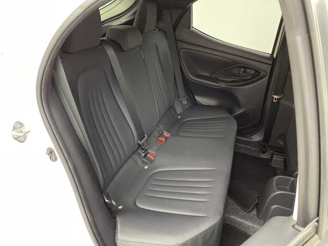 トヨタ ヤリス G 茨城県 2021(令3)年 2.9万km ホワイトパールクリスタルシャイン 純正ディスプレイオーディオナビ　バックモニター　衝突軽減ブレーキ　スマートキ―　プッシュスタート　ビルトインＥＴＣ　ＵＳＢ入力端子　車線逸脱警報装置　クリアランスソナー　ＬＥＤライト　オートハイビーム