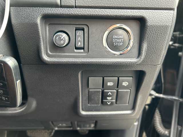 トヨタ ランドクルーザー プラド TX-L 70thアニバーサリーLTD 富山県 2022(令4)年 4.8万km ブラック 純正９型ナビ/フルセグＴＶ／Ｂｌｕｅｔｏｏｔｈ/バックカメラ/レーダークルーズコントロール/レーンキープアシスト/プリクラッシュセーフティ/純正AW１８インチ/茶革シート/シートヒーター／シートクーラー/運転席／助手席パワーシート/ヘッドライトウォッシャー/LEDヘッドライト/スマートキー/プッシュスタート/横滑り防止装置/Wエアバック/サイド＋カーテンエアバック