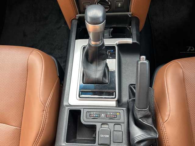 トヨタ ランドクルーザー プラド TX-L 70thアニバーサリーLTD 富山県 2022(令4)年 4.8万km ブラック 純正９型ナビ/フルセグＴＶ／Ｂｌｕｅｔｏｏｔｈ/バックカメラ/レーダークルーズコントロール/レーンキープアシスト/プリクラッシュセーフティ/純正AW１８インチ/茶革シート/シートヒーター／シートクーラー/運転席／助手席パワーシート/ヘッドライトウォッシャー/LEDヘッドライト/スマートキー/プッシュスタート/横滑り防止装置/Wエアバック/サイド＋カーテンエアバック