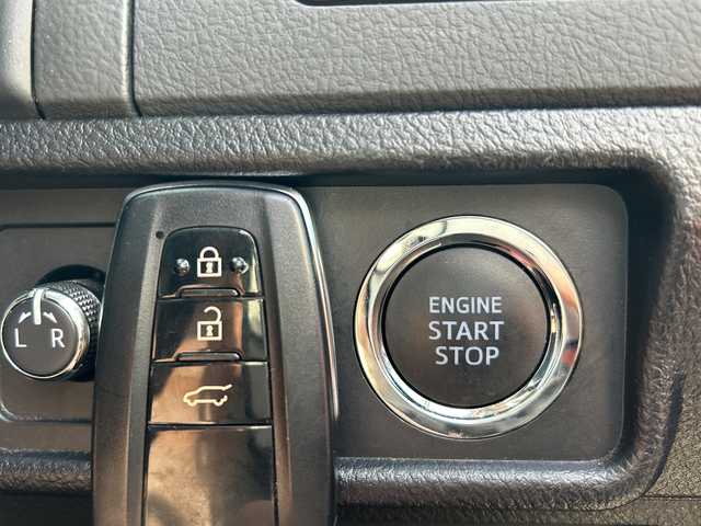 トヨタ ランドクルーザー プラド TX-L 70thアニバーサリーLTD 富山県 2022(令4)年 4.8万km ブラック 純正９型ナビ/フルセグＴＶ／Ｂｌｕｅｔｏｏｔｈ/バックカメラ/レーダークルーズコントロール/レーンキープアシスト/プリクラッシュセーフティ/純正AW１８インチ/茶革シート/シートヒーター／シートクーラー/運転席／助手席パワーシート/ヘッドライトウォッシャー/LEDヘッドライト/スマートキー/プッシュスタート/横滑り防止装置/Wエアバック/サイド＋カーテンエアバック