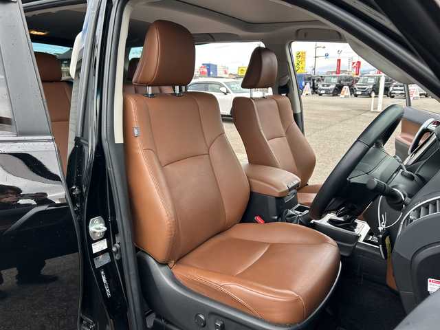 トヨタ ランドクルーザー プラド TX-L 70thアニバーサリーLTD 富山県 2022(令4)年 4.8万km ブラック 純正９型ナビ/フルセグＴＶ／Ｂｌｕｅｔｏｏｔｈ/バックカメラ/レーダークルーズコントロール/レーンキープアシスト/プリクラッシュセーフティ/純正AW１８インチ/茶革シート/シートヒーター／シートクーラー/運転席／助手席パワーシート/ヘッドライトウォッシャー/LEDヘッドライト/スマートキー/プッシュスタート/横滑り防止装置/Wエアバック/サイド＋カーテンエアバック