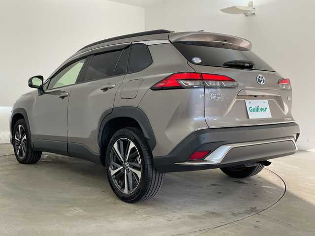 トヨタ カローラ クロス ハイブリッド Z 兵庫県 2021(令3)年 5.8万km アバンギャルドブロンズメタリック ・純正10.5インチディスプレイオーディオ/・Bluetooth/Apple car play/Android Auto/Miracast/・全方位カメラ/・Toyota Safety Sense/・プリクラッシュセーフティ/・レーントレーシングアシスト/・レーダークルーズコントロール（全車速追従機能付）/・オートマチックハイビーム/・ロードサインアシスト/・パーキングサポートブレーキ（前後方静止物）/・ブラインドスポットモニター/・パーキングサポートブレーキ（後方接近車両）/・車両接近通報装置/・先行車発進告知機能/・パワーバックドア/・ステアリングヒーター/・ハーフレザーシート/・前席シートヒーター/・運転席パワーシート/・寒冷地仕様/・前後ドライブレコーダー/・ルーフレール/・LEDヘッドライト/・フォグランプ/・純正アルミホイールタイヤ/・スマートキー/・スペアキー