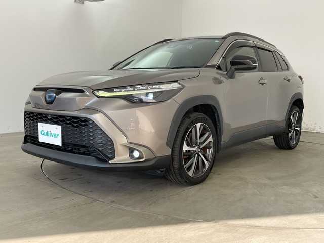 トヨタ カローラ クロス ハイブリッド Z 兵庫県 2021(令3)年 5.8万km アバンギャルドブロンズメタリック ・純正10.5インチディスプレイオーディオ/・Bluetooth/Apple car play/Android Auto/Miracast/・全方位カメラ/・Toyota Safety Sense/・プリクラッシュセーフティ/・レーントレーシングアシスト/・レーダークルーズコントロール（全車速追従機能付）/・オートマチックハイビーム/・ロードサインアシスト/・パーキングサポートブレーキ（前後方静止物）/・ブラインドスポットモニター/・パーキングサポートブレーキ（後方接近車両）/・車両接近通報装置/・先行車発進告知機能/・パワーバックドア/・ステアリングヒーター/・ハーフレザーシート/・前席シートヒーター/・運転席パワーシート/・寒冷地仕様/・前後ドライブレコーダー/・ルーフレール/・LEDヘッドライト/・フォグランプ/・純正アルミホイールタイヤ/・スマートキー/・スペアキー