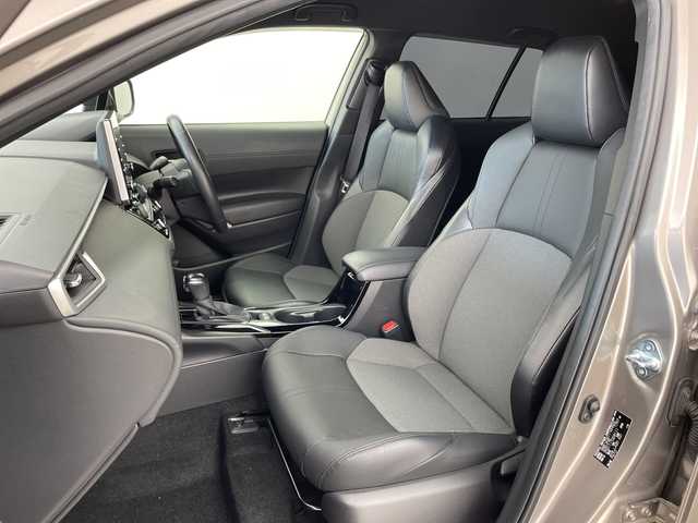 トヨタ カローラ クロス ハイブリッド Z 兵庫県 2021(令3)年 5.8万km アバンギャルドブロンズメタリック ・純正10.5インチディスプレイオーディオ/・Bluetooth/Apple car play/Android Auto/Miracast/・全方位カメラ/・Toyota Safety Sense/・プリクラッシュセーフティ/・レーントレーシングアシスト/・レーダークルーズコントロール（全車速追従機能付）/・オートマチックハイビーム/・ロードサインアシスト/・パーキングサポートブレーキ（前後方静止物）/・ブラインドスポットモニター/・パーキングサポートブレーキ（後方接近車両）/・車両接近通報装置/・先行車発進告知機能/・パワーバックドア/・ステアリングヒーター/・ハーフレザーシート/・前席シートヒーター/・運転席パワーシート/・寒冷地仕様/・前後ドライブレコーダー/・ルーフレール/・LEDヘッドライト/・フォグランプ/・純正アルミホイールタイヤ/・スマートキー/・スペアキー