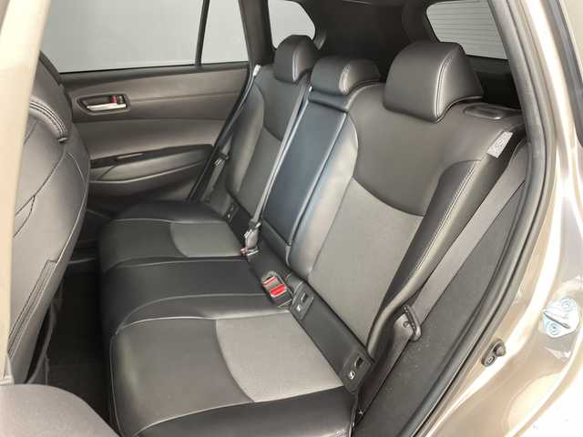 トヨタ カローラ クロス ハイブリッド Z 兵庫県 2021(令3)年 5.8万km アバンギャルドブロンズメタリック ・純正10.5インチディスプレイオーディオ/・Bluetooth/Apple car play/Android Auto/Miracast/・全方位カメラ/・Toyota Safety Sense/・プリクラッシュセーフティ/・レーントレーシングアシスト/・レーダークルーズコントロール（全車速追従機能付）/・オートマチックハイビーム/・ロードサインアシスト/・パーキングサポートブレーキ（前後方静止物）/・ブラインドスポットモニター/・パーキングサポートブレーキ（後方接近車両）/・車両接近通報装置/・先行車発進告知機能/・パワーバックドア/・ステアリングヒーター/・ハーフレザーシート/・前席シートヒーター/・運転席パワーシート/・寒冷地仕様/・前後ドライブレコーダー/・ルーフレール/・LEDヘッドライト/・フォグランプ/・純正アルミホイールタイヤ/・スマートキー/・スペアキー