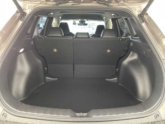 トヨタ カローラ クロス ハイブリッド Z 兵庫県 2021(令3)年 5.8万km アバンギャルドブロンズメタリック ・純正10.5インチディスプレイオーディオ/・Bluetooth/Apple car play/Android Auto/Miracast/・全方位カメラ/・Toyota Safety Sense/・プリクラッシュセーフティ/・レーントレーシングアシスト/・レーダークルーズコントロール（全車速追従機能付）/・オートマチックハイビーム/・ロードサインアシスト/・パーキングサポートブレーキ（前後方静止物）/・ブラインドスポットモニター/・パーキングサポートブレーキ（後方接近車両）/・車両接近通報装置/・先行車発進告知機能/・パワーバックドア/・ステアリングヒーター/・ハーフレザーシート/・前席シートヒーター/・運転席パワーシート/・寒冷地仕様/・前後ドライブレコーダー/・ルーフレール/・LEDヘッドライト/・フォグランプ/・純正アルミホイールタイヤ/・スマートキー/・スペアキー