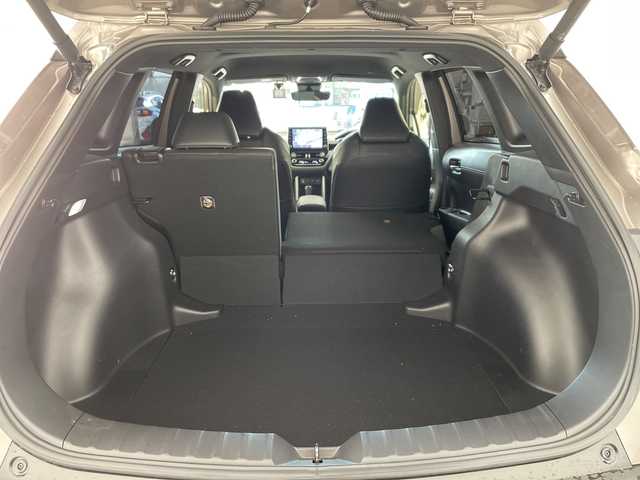 トヨタ カローラ クロス ハイブリッド Z 兵庫県 2021(令3)年 5.8万km アバンギャルドブロンズメタリック ・純正10.5インチディスプレイオーディオ/・Bluetooth/Apple car play/Android Auto/Miracast/・全方位カメラ/・Toyota Safety Sense/・プリクラッシュセーフティ/・レーントレーシングアシスト/・レーダークルーズコントロール（全車速追従機能付）/・オートマチックハイビーム/・ロードサインアシスト/・パーキングサポートブレーキ（前後方静止物）/・ブラインドスポットモニター/・パーキングサポートブレーキ（後方接近車両）/・車両接近通報装置/・先行車発進告知機能/・パワーバックドア/・ステアリングヒーター/・ハーフレザーシート/・前席シートヒーター/・運転席パワーシート/・寒冷地仕様/・前後ドライブレコーダー/・ルーフレール/・LEDヘッドライト/・フォグランプ/・純正アルミホイールタイヤ/・スマートキー/・スペアキー