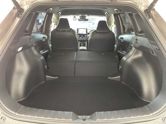 トヨタ カローラ クロス ハイブリッド Z 兵庫県 2021(令3)年 5.8万km アバンギャルドブロンズメタリック ・純正10.5インチディスプレイオーディオ/・Bluetooth/Apple car play/Android Auto/Miracast/・全方位カメラ/・Toyota Safety Sense/・プリクラッシュセーフティ/・レーントレーシングアシスト/・レーダークルーズコントロール（全車速追従機能付）/・オートマチックハイビーム/・ロードサインアシスト/・パーキングサポートブレーキ（前後方静止物）/・ブラインドスポットモニター/・パーキングサポートブレーキ（後方接近車両）/・車両接近通報装置/・先行車発進告知機能/・パワーバックドア/・ステアリングヒーター/・ハーフレザーシート/・前席シートヒーター/・運転席パワーシート/・寒冷地仕様/・前後ドライブレコーダー/・ルーフレール/・LEDヘッドライト/・フォグランプ/・純正アルミホイールタイヤ/・スマートキー/・スペアキー