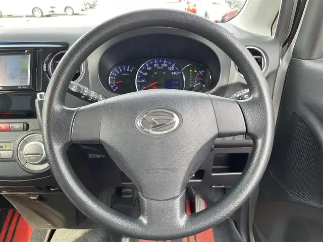 ダイハツ タント エグゼ カスタムG 滋賀県 2013(平25)年 5万km パールホワイトⅢ 禁煙車/社外ナビ/（CD/DVD/SD/AUX/地デジTV）/ETC/HIDヘッドライト/フォグランプ/電動格納ミラー/純正アルミホイール/純正ドアバイザー/社外フロアマット/スペアキー1本/アイドリングストップ