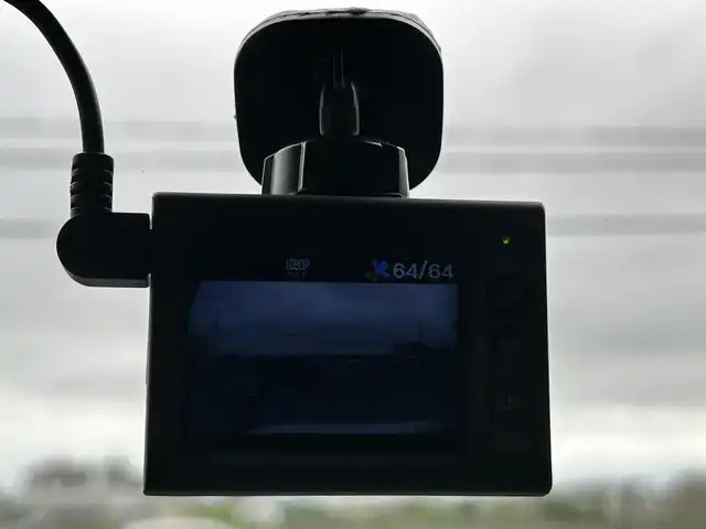 トヨタ ルーミー カスタムG－T 兵庫県 2017(平29)年 5.2万km パールホワイトⅢ 純正SDナビ/Bluetooth接続/両側パワースライドドア/ETC/バックカメラ/クルーズコントロール/純正アルミホイール/純正フロアマット/スマートキー/横滑り防止装置/レーンキープアシスト/シートヒーター/LEDライト/社外ドライブレコーダー/ステアリングスイッチ