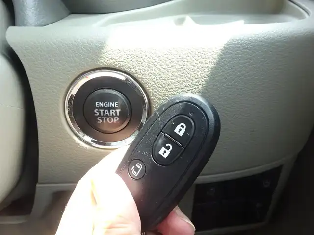 スズキ スペーシア X 静岡県 2014(平26)年 5.6万km パールホワイト 禁煙車/福祉車両/・車椅子スロープ/片側パワースライドドア/ECLIPSE SDナビ/（CD/DVD/BT/フルセグTV/SD REC)/バックカメラ/プッシュスタート・スマートキー/前方ドライブレコーダー/ETC/純正フロアマット・バイザー/社外アルミホイール/スペアキー/保証書・取扱説明書