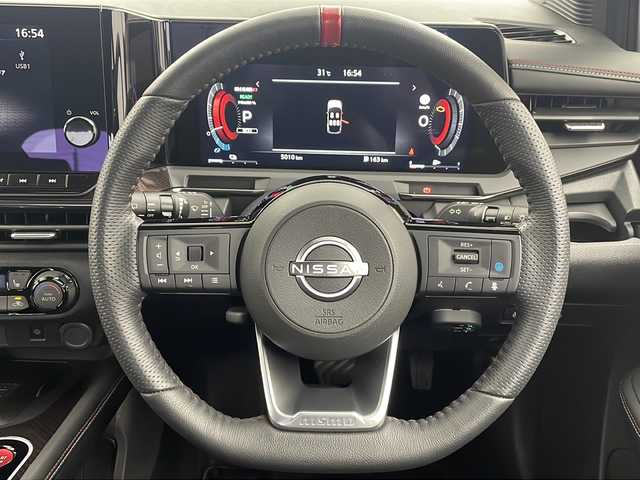 日産 オーラ ニスモ 愛知県 2024(令6)年 0.5万km ピュアホワイトパール 純正メーカーナビ/(BT/AM/FM/フルセグ/AndroidAuto）/ビルトインETC2.0/ドライブレコーダー/前後エアロ/レーダークルーズコントロール/横滑り防止/車線逸脱警報/後方車両検知/エマージェンシーブレーキ/標識検知/ステアリングヒーター/ブラインドスポットモニター/アラウンドビューモニター/全周囲カメラ/置くだけ充電/ステアリングスイッチ/純正フロアマット/純正アルミホイール/プッシュスタート/スマートキー