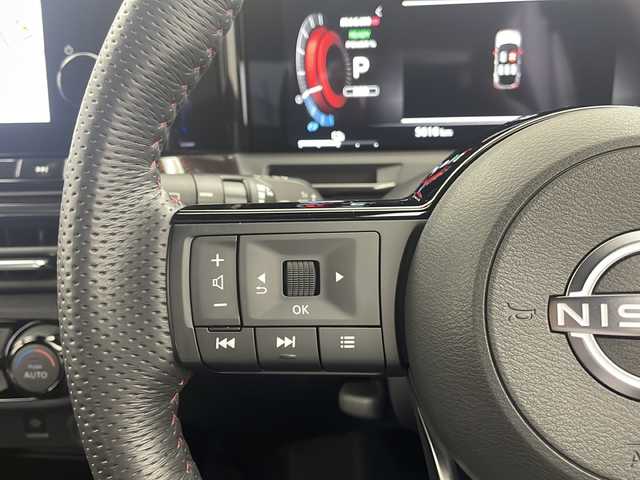 日産 オーラ ニスモ 愛知県 2024(令6)年 0.5万km ピュアホワイトパール 純正メーカーナビ/(BT/AM/FM/フルセグ/AndroidAuto）/ビルトインETC2.0/ドライブレコーダー/前後エアロ/レーダークルーズコントロール/横滑り防止/車線逸脱警報/後方車両検知/エマージェンシーブレーキ/標識検知/ステアリングヒーター/ブラインドスポットモニター/アラウンドビューモニター/全周囲カメラ/置くだけ充電/ステアリングスイッチ/純正フロアマット/純正アルミホイール/プッシュスタート/スマートキー