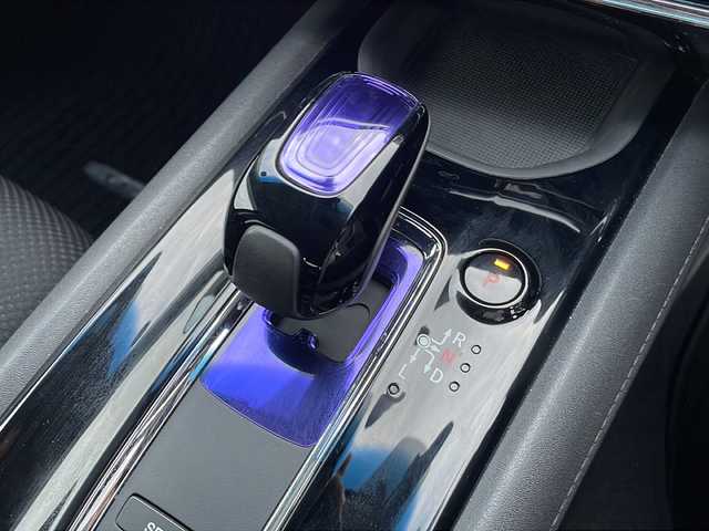 ホンダ ヴェゼル ハイブリッド X 富山県 2014(平26)年 6.2万km クリスタルブラックパール 禁煙車/４ＷＤ/純正ナビ/バックカメラ/ワンセグＴＶ/ホンダセンシング/クルーズコントロール/レーンキープアシスト/衝突軽減ブレーキ/純正フロアマット/シートヒーター/オートライ/ＥＴＣ/プッシュスタート/スマートキー/スペアキー/電動格納ミラー/横滑り防止装置
