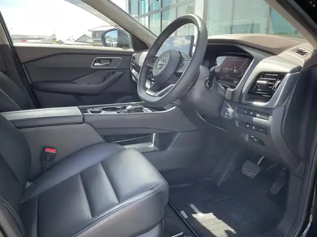 日産 エクストレイル G e－4ORCE 香川県 2023(令5)年 1.8万km ダイヤモンドブラック プロパイロット/純正12.3インチナビ/BOSE/アラウンドビュー/バックカメラ/レザーシート/パワーシート/シートヒーター/革巻きステアリング/ステアリングヒーター/ステアリングリモコン/パーキングアシスト/LEDライト/パワーバックドア/ワイヤレス充電/AC充電/電動パーキング/スマートキー/プッシュスタート