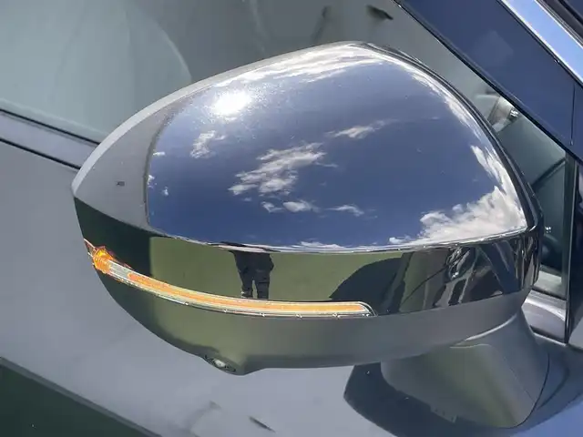 日産 エクストレイル G e－4ORCE 香川県 2023(令5)年 1.8万km ダイヤモンドブラック プロパイロット/純正12.3インチナビ/BOSE/アラウンドビュー/バックカメラ/レザーシート/パワーシート/シートヒーター/革巻きステアリング/ステアリングヒーター/ステアリングリモコン/パーキングアシスト/LEDライト/パワーバックドア/ワイヤレス充電/AC充電/電動パーキング/スマートキー/プッシュスタート