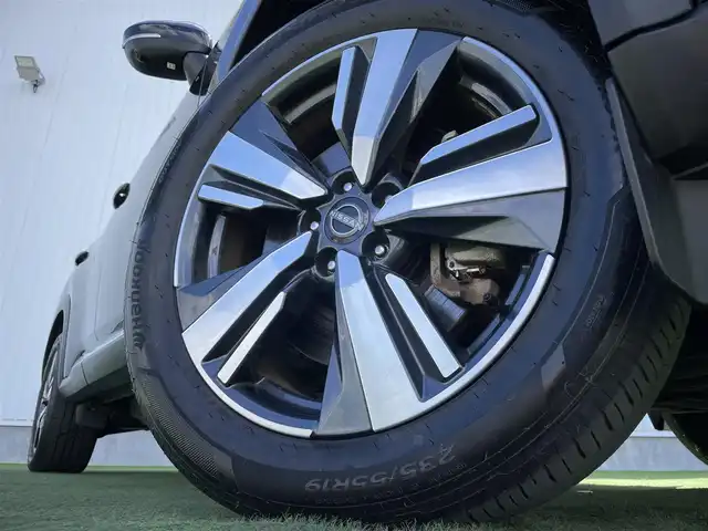 日産 エクストレイル G e－4ORCE 香川県 2023(令5)年 1.8万km ダイヤモンドブラック プロパイロット/純正12.3インチナビ/BOSE/アラウンドビュー/バックカメラ/レザーシート/パワーシート/シートヒーター/革巻きステアリング/ステアリングヒーター/ステアリングリモコン/パーキングアシスト/LEDライト/パワーバックドア/ワイヤレス充電/AC充電/電動パーキング/スマートキー/プッシュスタート