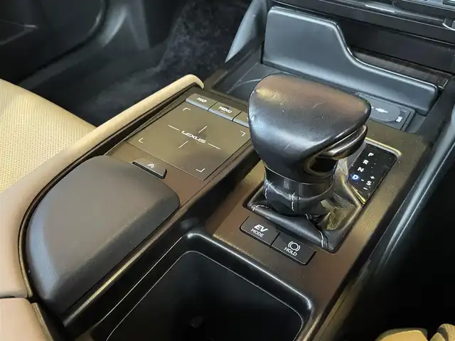 レクサス ＥＳ 300h バージョンL 愛知県 2019(令1)年 4.2万km ソニックチタニウム サンルーフ/TRDエアロ/・フロントアンダー サイド リア/三眼LEDヘッドライ/ 茶革シート/シートヒーター/シートベンチレーション/純正ナビ/フルセグTV/360度カメラ/Bluetooth/ACC/BSM/純正18インチアルミ/ETC