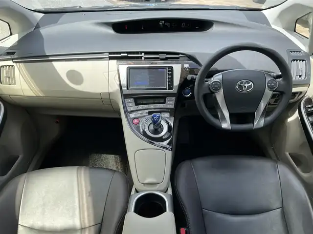トヨタ プリウス S　マイコーデ 沖縄県 2014(平26)年 4.9万km ディープアメジストマイカメタリック (株)IDOMが運営する【じしゃロンコザ店】の自社ローン専用車両になりますこちらは現金またはオートローンご利用時の価格です。自社ローンご希望の方は別途その旨お申付け下さい/・本土仕入/・純正ナビ/・Bluetooth接続/・TV/・バックカメラ/・ETC/・スマートキー/・プッシュスタート/・純正アルミホイール/・純正フロアマット/・オートライト