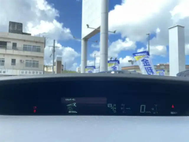 トヨタ プリウス S　マイコーデ 沖縄県 2014(平26)年 4.9万km ディープアメジストマイカメタリック (株)IDOMが運営する【じしゃロンコザ店】の自社ローン専用車両になりますこちらは現金またはオートローンご利用時の価格です。自社ローンご希望の方は別途その旨お申付け下さい/・本土仕入/・純正ナビ/・Bluetooth接続/・TV/・バックカメラ/・ETC/・スマートキー/・プッシュスタート/・純正アルミホイール/・純正フロアマット/・オートライト