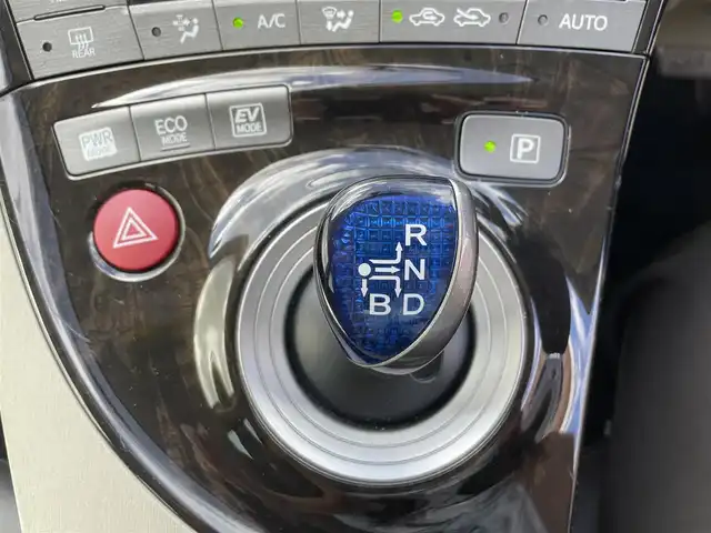 トヨタ プリウス S　マイコーデ 沖縄県 2014(平26)年 4.9万km ディープアメジストマイカメタリック (株)IDOMが運営する【じしゃロンコザ店】の自社ローン専用車両になりますこちらは現金またはオートローンご利用時の価格です。自社ローンご希望の方は別途その旨お申付け下さい/・本土仕入/・純正ナビ/・Bluetooth接続/・TV/・バックカメラ/・ETC/・スマートキー/・プッシュスタート/・純正アルミホイール/・純正フロアマット/・オートライト