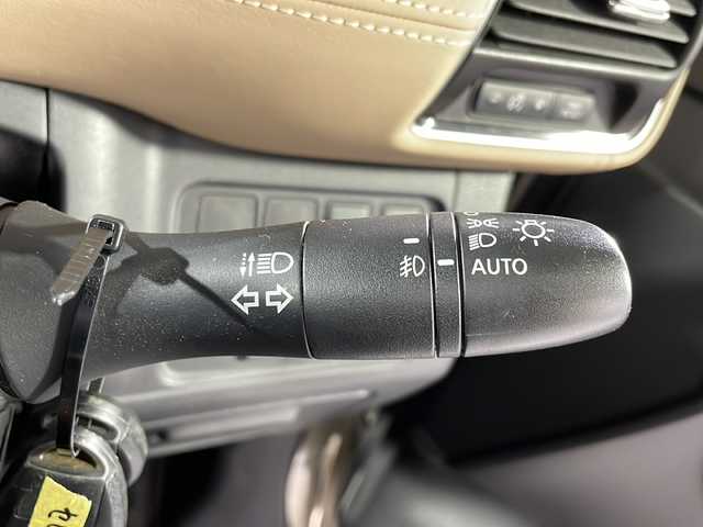 日産 セレナ ハイウェイスター 沖縄県 2017(平29)年 11.4万km カシミヤグレージュ 禁煙車/純正9インチナビ/AM/FM/CD/DVD/フルセグTV/Bluetooth/後席10インチモニター（TVM-FW1020）/バックカメラ/全方位カメラ/両側パワースライドドア/衝突軽減ブレーキ/車線逸脱警報/追従式クルーズコントロール/プロパイロット/後席エアコン/ETC/ドライブレコーダー前後/コーナーセンサー前後/オートライト/ABS/カーテンエアバッグ/保証書/取扱説明書/プッシュスタート/スペアキー有/シートカバー有