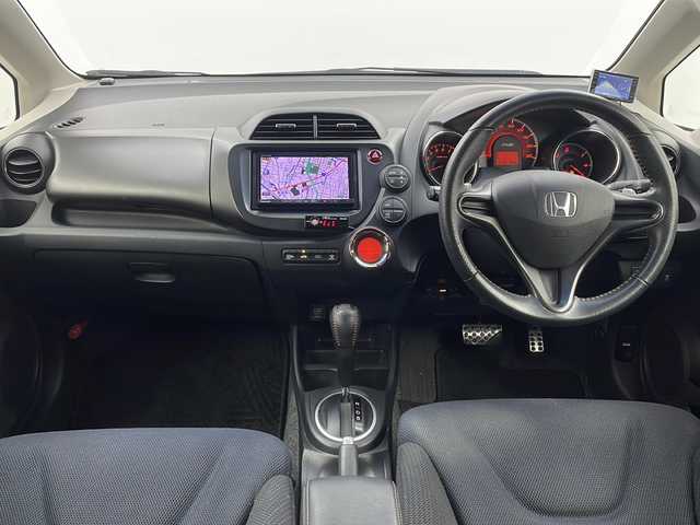 ホンダ フィット RS ファインスタイル 栃木県 2013(平25)年 17.9万km プレミアムホワイトパール 社外HDDナビ　/DTV　CD　BT　/パドルシフト　/エンジンスターター　/オートライト　/スペアキー　/社外レーダー/ETC/革巻きハンドル　/キーレスキー　　