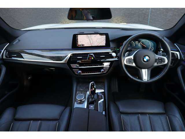 ＢＭＷ ５２３ｄ Mスポーツ 大分県 2019(平31)年 4.8万km アルピンホワイトⅢ ワンオーナー/インテリジェントセーフティ/純正ナビ/テレビ/Bluetooth/CD/DVD/全方位カメラ/黒革/全方位シートヒーター/パワーシート/パドルシフト/LEDヘッドライト/オートハイビーム/アンビエントライト/純正19インチAW/ミラー一体型ETC/ドライブレコーダー前後（Q-02）