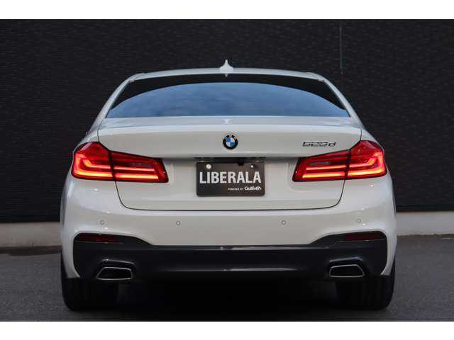 ＢＭＷ ５２３ｄ Mスポーツ 大分県 2019(平31)年 4.8万km アルピンホワイトⅢ ワンオーナー/インテリジェントセーフティ/純正ナビ/テレビ/Bluetooth/CD/DVD/全方位カメラ/黒革/全方位シートヒーター/パワーシート/パドルシフト/LEDヘッドライト/オートハイビーム/アンビエントライト/純正19インチAW/ミラー一体型ETC/ドライブレコーダー前後（Q-02）