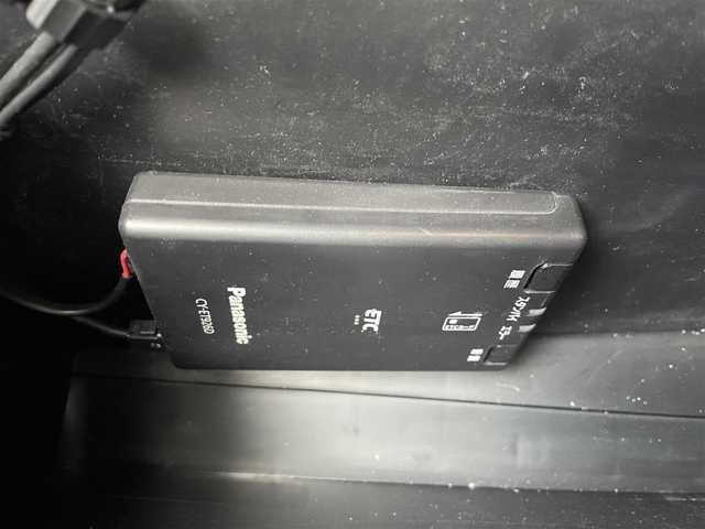 トヨタ ハイラックス Z GRスポーツ 秋田県 2024(令6)年 5万km スーパーホワイトⅡ オーバーランドスタイルキャンパー：FTPORTR 125/・垂直ポップアップルーフ/・スライドベッド/・デッキベッド/・LED室内照明/・シャワー蛇口＆シンク/・ロールブラインド＆ロール網戸付きサイドウィンド/FTPORTERオプション/・パイプガード/・エッジガード/・MAXXFAN7500K（リモコン付き）/・増設ウィンド：リアゲート/・増設ウィンド：フロントウィンド（小）/・ARB4x4：LED付きオーニング（ハードケースブラック）/・純正キャビンリアガラス：スライドウィンドに交換済/・LINE-Xスプレーオンベッドライナー/・ゴールゼロ：YETI 1000X 120Vポータブルバッテリー/リフトアップ：フロント2.5インチ/リア1インチ/社外サイドステップ/純正ディスプレイオーディオ/AM/FM/BT/USB/Miracast/パノラミックビュー/レーダークルーズコントロール/プリクラッシュセーフティ/クリアランスソナー/リアデフロック/アイドリングストップ/パドルシフト/ハーフレザーシート/パワーシート/オートライト/LEDヘッドライト/プッシュスタート/フロアマット/ETC