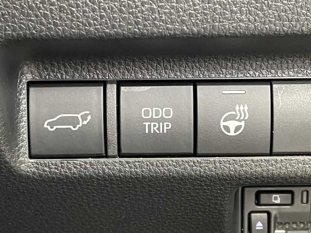 トヨタ ＲＡＶ４ 埼玉県 2022(令4)年 5万km プラチナホワイトパールマイカ ＴＲＤエアロ　ムーンルーフ　純正１０．５インチディスプレイオーディオ　パノラミックビューモニター　ＢＳＭ　ビルトインＥＴＣ２．０　前後ドラレコ　レーダークルーズ　デジタルインナーミラー　ＡＣ１００Ｖ