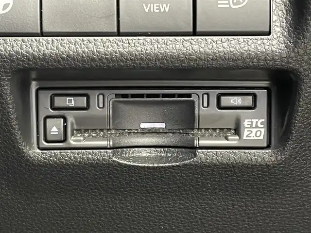 トヨタ ＲＡＶ４ 埼玉県 2022(令4)年 5万km プラチナホワイトパールマイカ ＴＲＤエアロ　ムーンルーフ　純正１０．５インチディスプレイオーディオ　パノラミックビューモニター　ＢＳＭ　ビルトインＥＴＣ２．０　前後ドラレコ　レーダークルーズ　デジタルインナーミラー　ＡＣ１００Ｖ