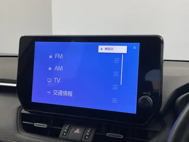 トヨタ ＲＡＶ４ 埼玉県 2022(令4)年 5万km プラチナホワイトパールマイカ ＴＲＤエアロ　ムーンルーフ　純正１０．５インチディスプレイオーディオ　パノラミックビューモニター　ＢＳＭ　ビルトインＥＴＣ２．０　前後ドラレコ　レーダークルーズ　デジタルインナーミラー　ＡＣ１００Ｖ