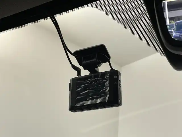 トヨタ ＲＡＶ４ 埼玉県 2022(令4)年 5万km プラチナホワイトパールマイカ ＴＲＤエアロ　ムーンルーフ　純正１０．５インチディスプレイオーディオ　パノラミックビューモニター　ＢＳＭ　ビルトインＥＴＣ２．０　前後ドラレコ　レーダークルーズ　デジタルインナーミラー　ＡＣ１００Ｖ