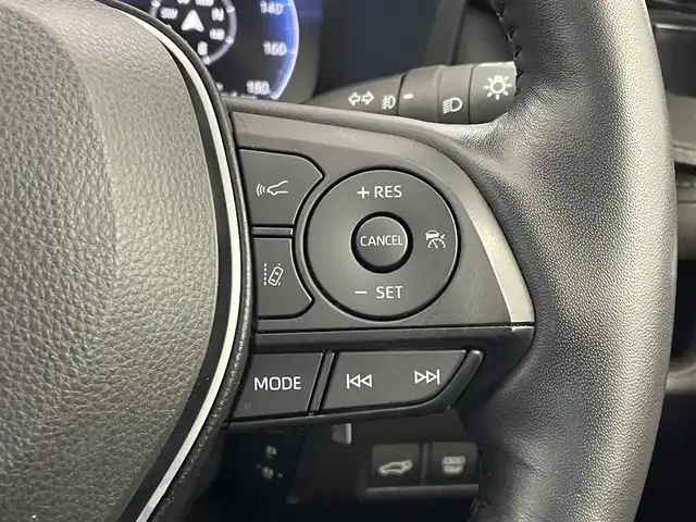 トヨタ ＲＡＶ４ 埼玉県 2022(令4)年 5万km プラチナホワイトパールマイカ ＴＲＤエアロ　ムーンルーフ　純正１０．５インチディスプレイオーディオ　パノラミックビューモニター　ＢＳＭ　ビルトインＥＴＣ２．０　前後ドラレコ　レーダークルーズ　デジタルインナーミラー　ＡＣ１００Ｖ