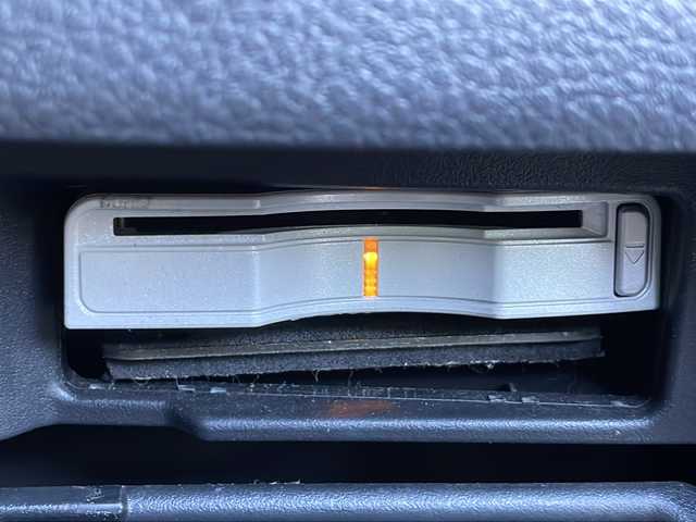 日産 セレナ ハイウェイスター Vセレ +Safty 香川県 2014(平26)年 7.5万km ブリリアントホワイトパール カロッツェリアメモリナビ（AVIC-MRZ089）/・Bluetooth接続/・AM/FM/・CD/DVD/・フルセグTV/アラウンドビューモニター/踏み間違い衝突防止アシスト/ふらつき警報/エマージェンシーブレーキ/クルーズコントロール/クリアランスソナー/車線逸脱警報/横滑り防止装置/ヒルスタートアシスト/LEDヘッドランプ/フォグランプ/ワンタッチ両側電動スライドドア/後席パーソナルテーブル/ロールサンシェード/ウィンカーミラー/ビルトインETC/純正ドアバイザー/純正フロアマット/純正16インチアルミホイール/後方ドライブレコーダー/アイドリングストップ/プッシュスタート/スマートキー/スペアキー