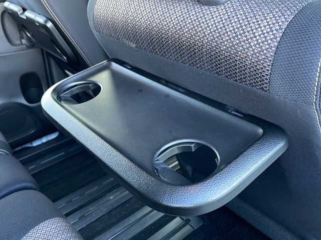 日産 セレナ ハイウェイスター Vセレ +Safty 香川県 2014(平26)年 7.5万km ブリリアントホワイトパール カロッツェリアメモリナビ（AVIC-MRZ089）/・Bluetooth接続/・AM/FM/・CD/DVD/・フルセグTV/アラウンドビューモニター/踏み間違い衝突防止アシスト/ふらつき警報/エマージェンシーブレーキ/クルーズコントロール/クリアランスソナー/車線逸脱警報/横滑り防止装置/ヒルスタートアシスト/LEDヘッドランプ/フォグランプ/ワンタッチ両側電動スライドドア/後席パーソナルテーブル/ロールサンシェード/ウィンカーミラー/ビルトインETC/純正ドアバイザー/純正フロアマット/純正16インチアルミホイール/後方ドライブレコーダー/アイドリングストップ/プッシュスタート/スマートキー/スペアキー