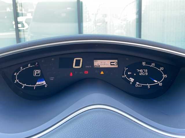 日産 セレナ ハイウェイスター Vセレ +Safty 香川県 2014(平26)年 7.5万km ブリリアントホワイトパール カロッツェリアメモリナビ（AVIC-MRZ089）/・Bluetooth接続/・AM/FM/・CD/DVD/・フルセグTV/アラウンドビューモニター/踏み間違い衝突防止アシスト/ふらつき警報/エマージェンシーブレーキ/クルーズコントロール/クリアランスソナー/車線逸脱警報/横滑り防止装置/ヒルスタートアシスト/LEDヘッドランプ/フォグランプ/ワンタッチ両側電動スライドドア/後席パーソナルテーブル/ロールサンシェード/ウィンカーミラー/ビルトインETC/純正ドアバイザー/純正フロアマット/純正16インチアルミホイール/後方ドライブレコーダー/アイドリングストップ/プッシュスタート/スマートキー/スペアキー