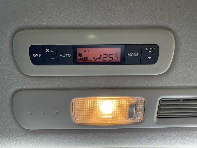 日産 セレナ ハイウェイスター Vセレ +Safty 香川県 2014(平26)年 7.5万km ブリリアントホワイトパール カロッツェリアメモリナビ（AVIC-MRZ089）/・Bluetooth接続/・AM/FM/・CD/DVD/・フルセグTV/アラウンドビューモニター/踏み間違い衝突防止アシスト/ふらつき警報/エマージェンシーブレーキ/クルーズコントロール/クリアランスソナー/車線逸脱警報/横滑り防止装置/ヒルスタートアシスト/LEDヘッドランプ/フォグランプ/ワンタッチ両側電動スライドドア/後席パーソナルテーブル/ロールサンシェード/ウィンカーミラー/ビルトインETC/純正ドアバイザー/純正フロアマット/純正16インチアルミホイール/後方ドライブレコーダー/アイドリングストップ/プッシュスタート/スマートキー/スペアキー