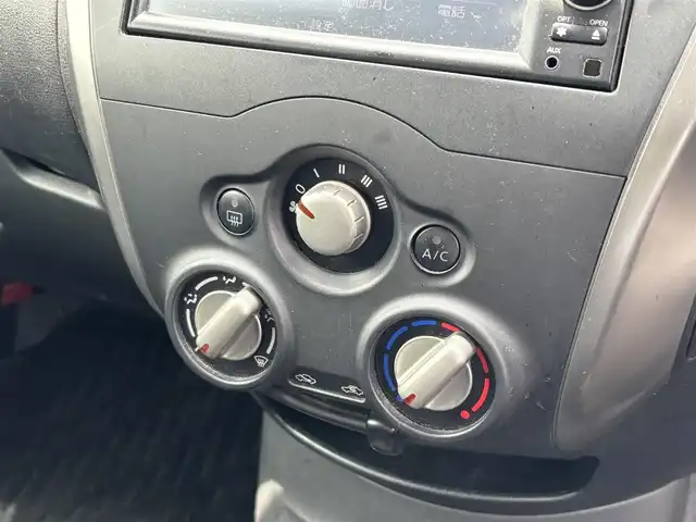 日産 ノート X 大分県 2013(平25)年 9.3万km ブリリアントホワイトパール ・純正ナビ(CD.SD.USB.AUX)/・フルセグテレビ/・フロアマット/・アイドリングストップ/・ドアバイザー/・スマートキー/・プッシュスタート